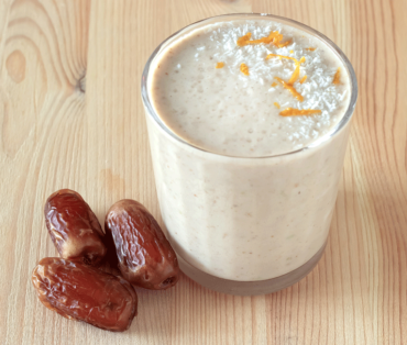 Date breakfast smoothie